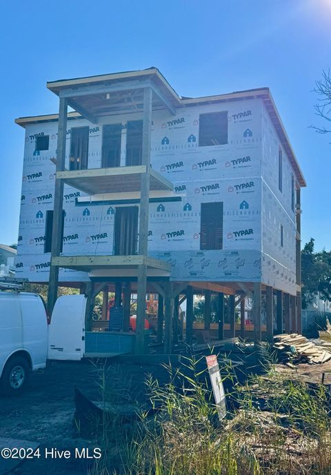 A home in Oak Island