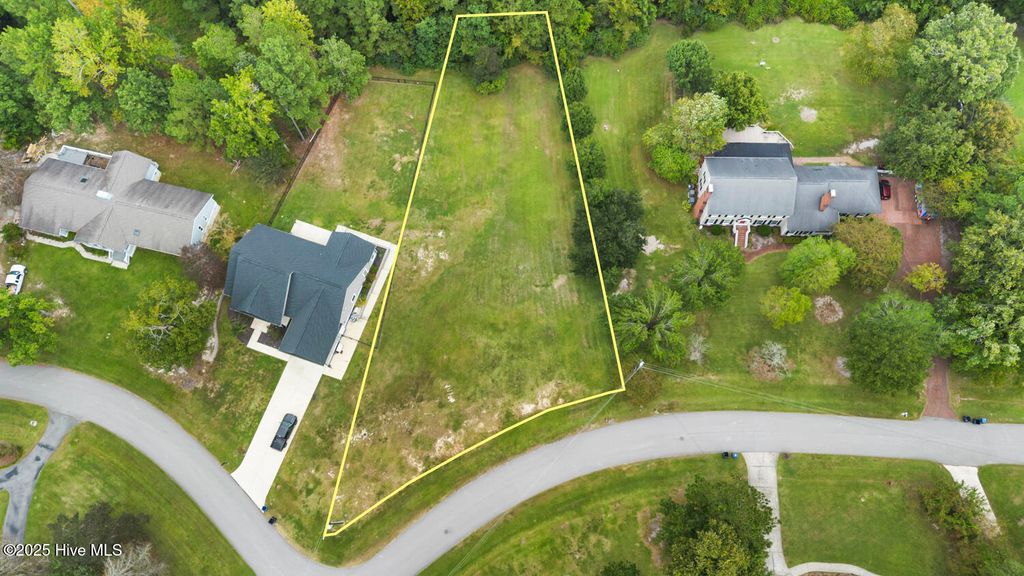 Photo of 912 Greenway Road, Jacksonville, NC 28540 (MLS # 100531193)