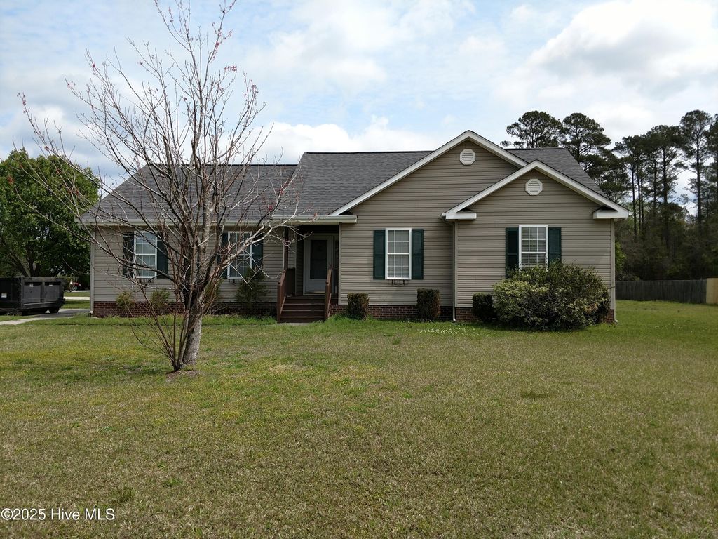 Photo of 200 Cantle Court, Jacksonville, NC 28540 (MLS # 100531205)