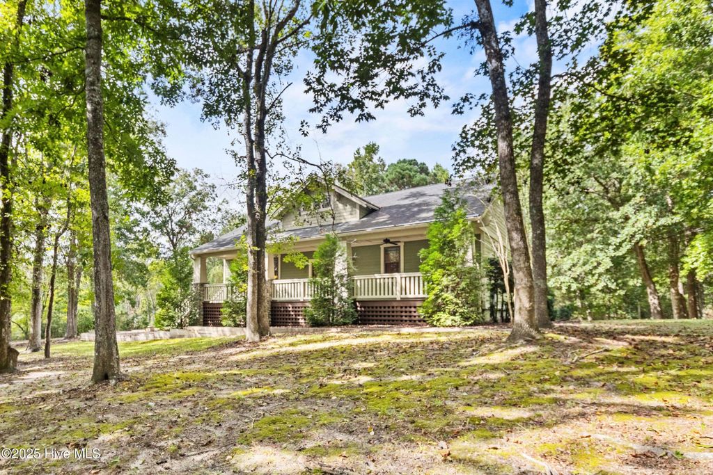 Photo of 107 Overlook Drive, Hampstead, NC 28443 (MLS # 100534778)