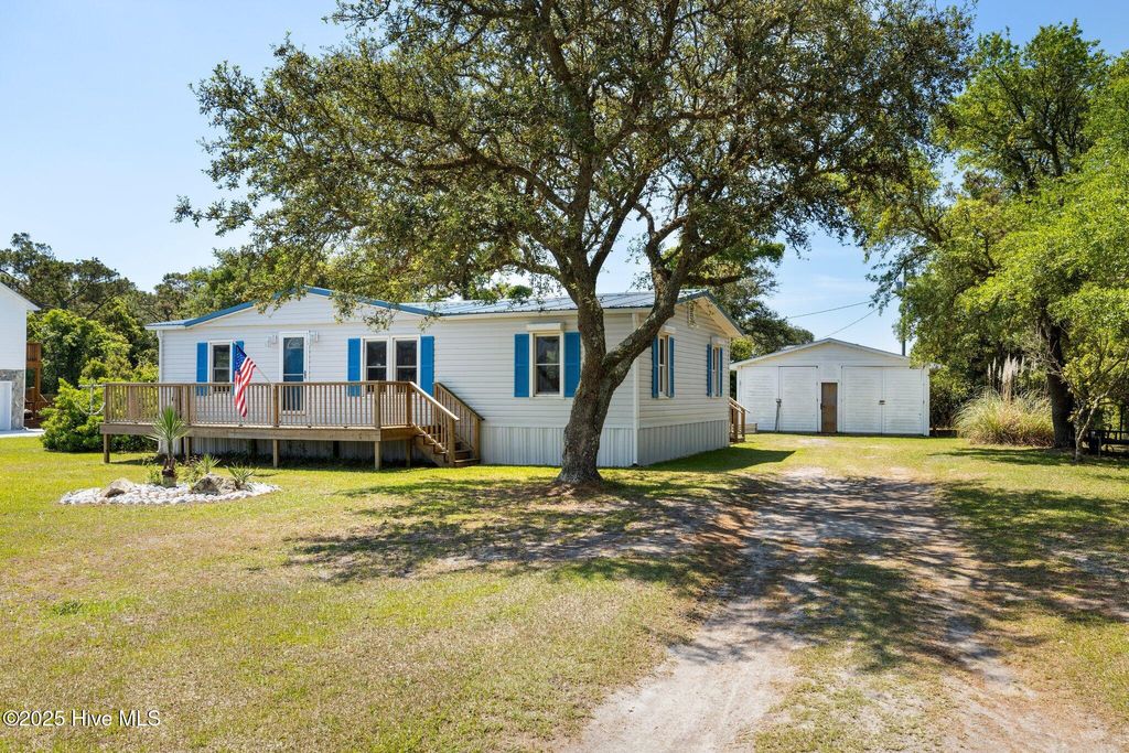 Photo of 118 Diamond City Drive, Harkers Island, NC 28531 (MLS # 100506489)
