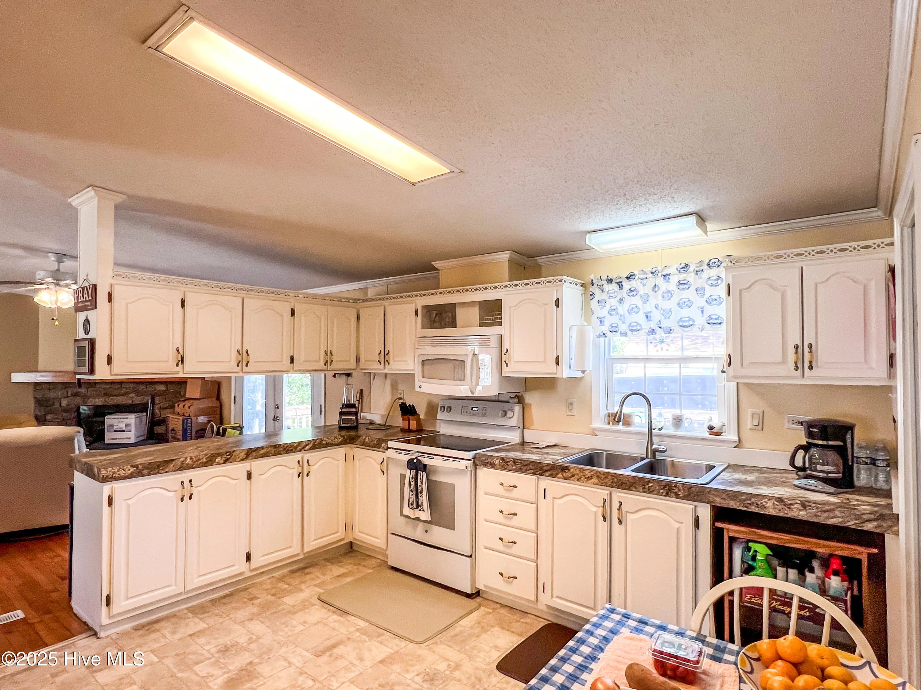 Rocky Point, North Carolina 28457, United States, 3 Bedrooms Bedrooms, ,2 BathroomsBathrooms,Residential,Active,222225