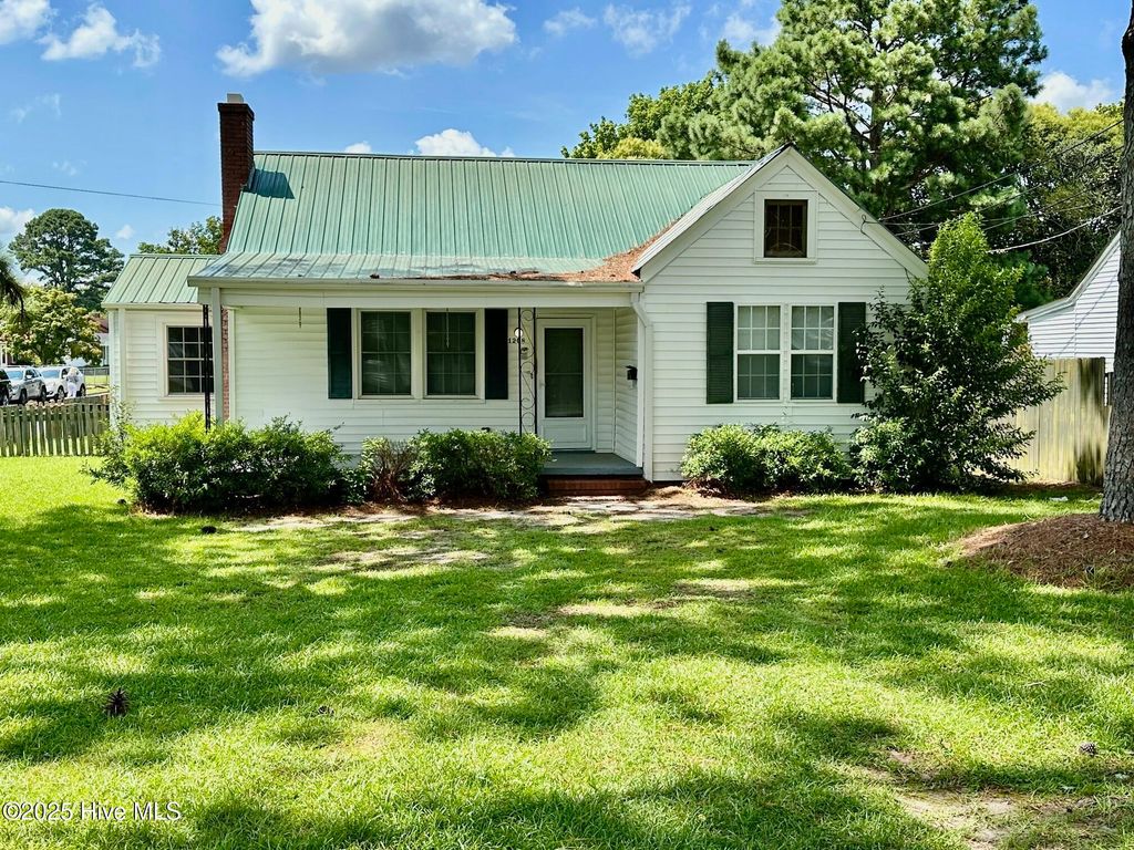Photo of 1208 W Main Street, Williamston, NC 27892 (MLS # 100520290)