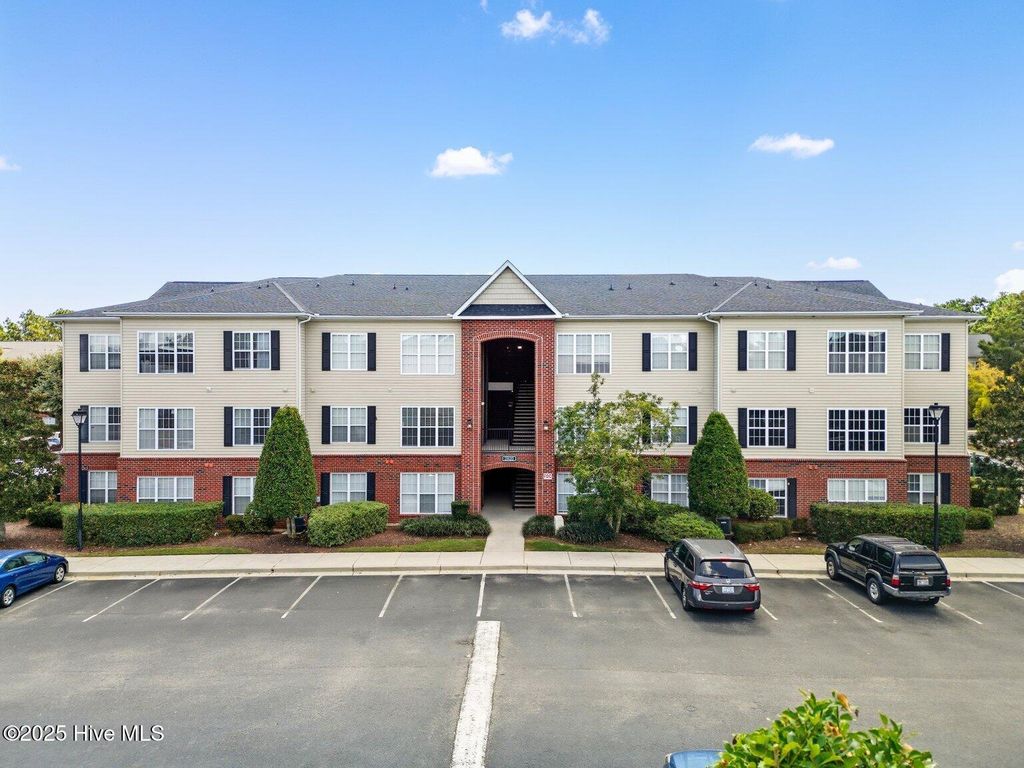 Photo of 2820 Bloomfield Lane #207, Wilmington, NC 28412 (MLS # 100527168)