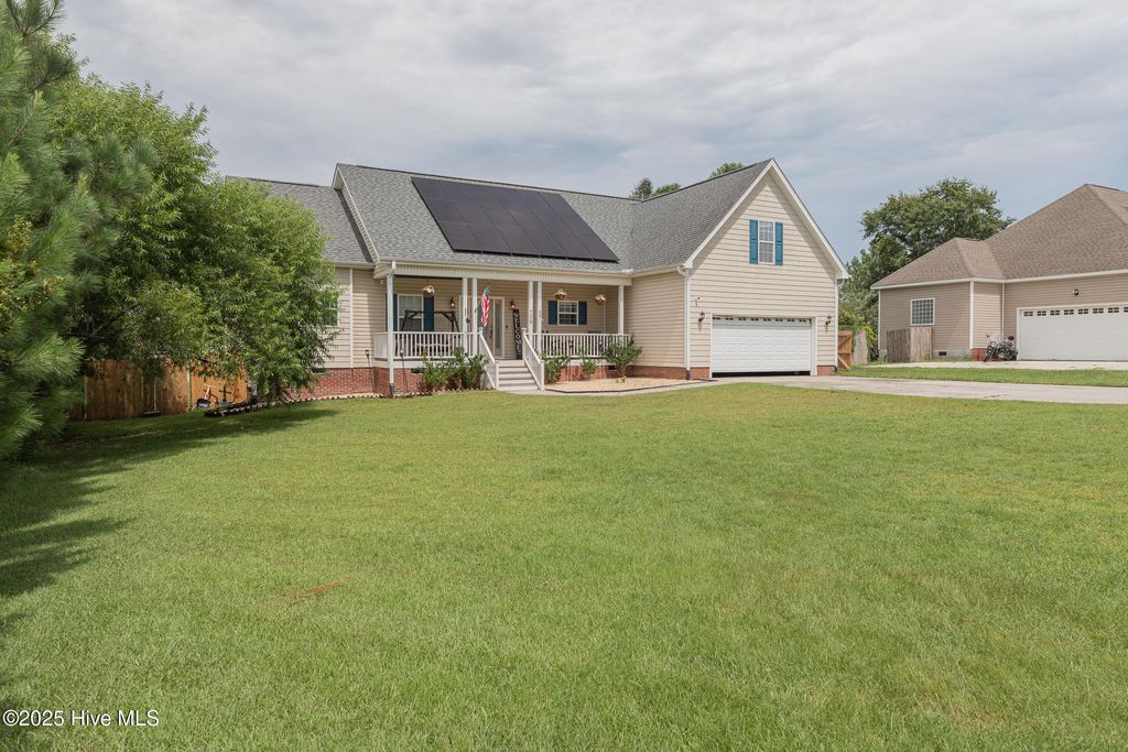 Photo of 706 Daniel Lindsey Court, Sneads Ferry, NC 28460 (MLS # 100525059)