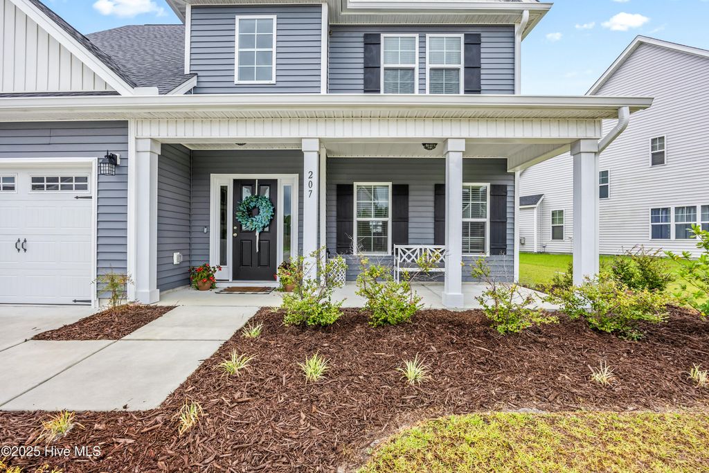 Photo of 207 W Yellow Lois Drive, Hampstead, NC 28443 (MLS # 100522315)