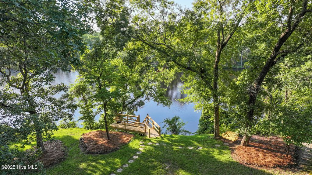 Photo of 214 Shoreline Drive, New Bern, NC 28562 (MLS # 100516399)