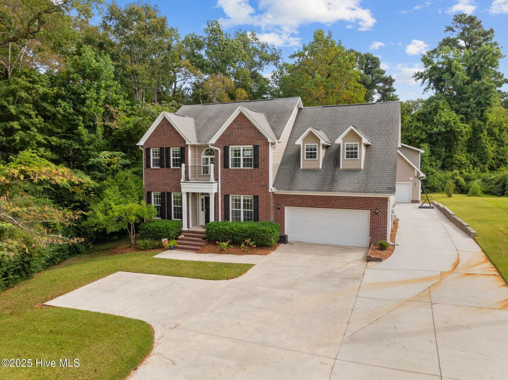 Photo of 403 Country Club Drive, Jacksonville, NC 28546 (MLS # 100540285)