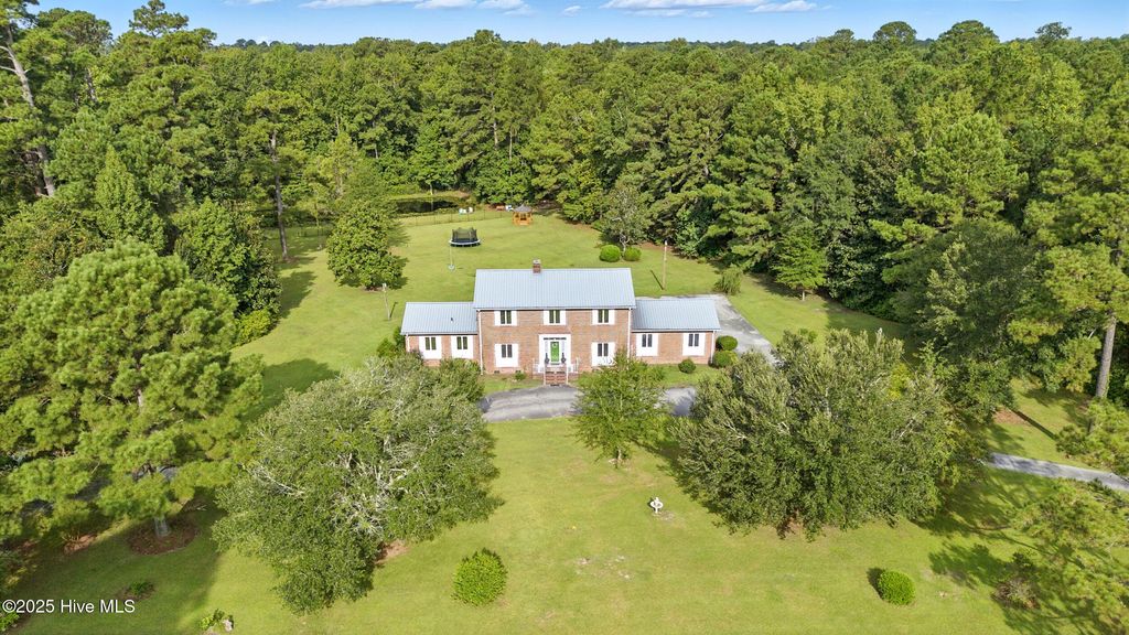 Photo of 511 N Timberly Lane, Burgaw, NC 28425 (MLS # 100526550)