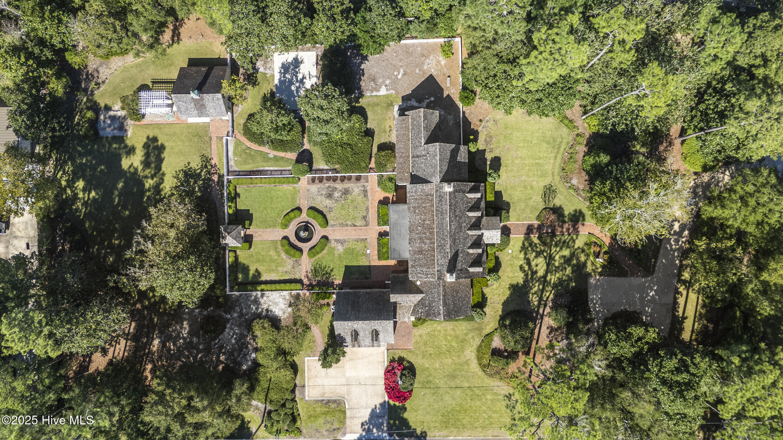 1946 S Live Oak Parkway S