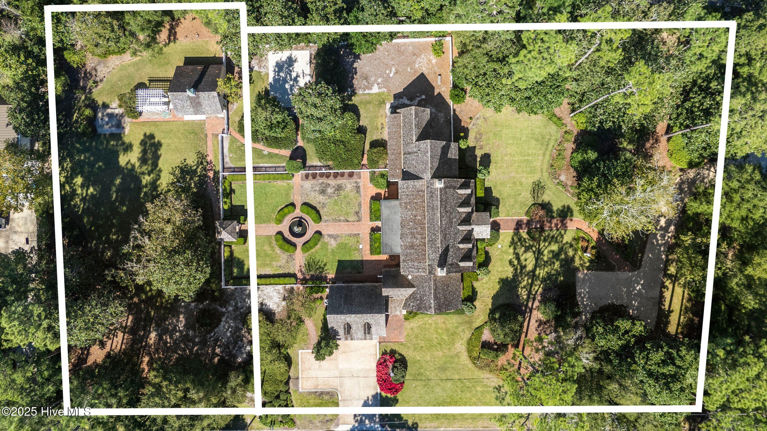 1946 S Live Oak Parkway S