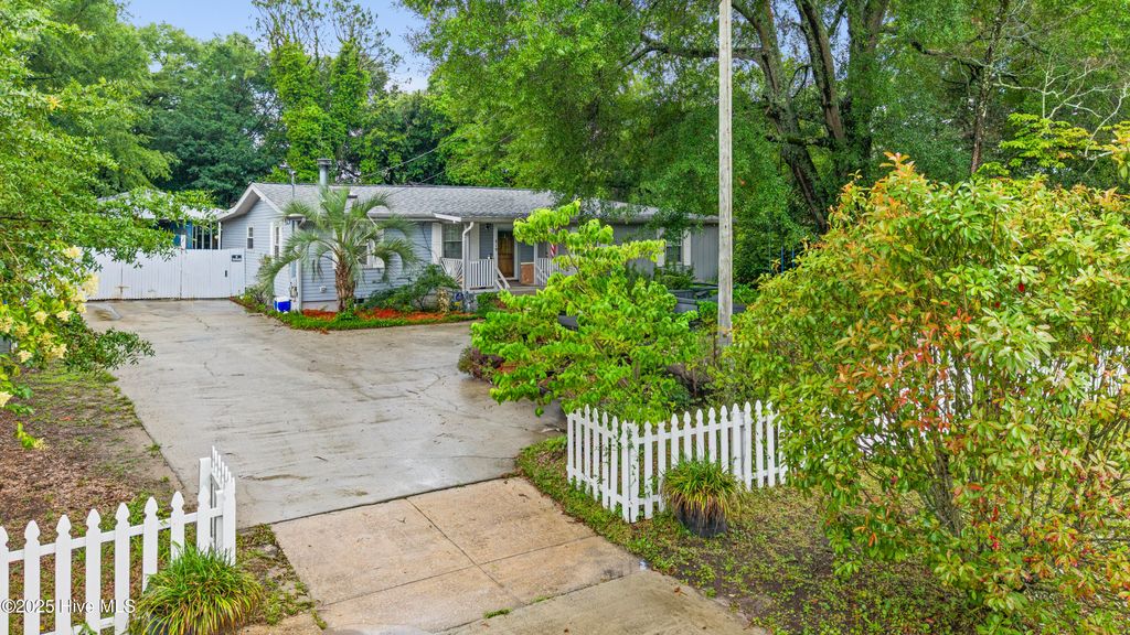 Photo of 210 Rutledge Drive, Wilmington, NC 28412 (MLS # 100510250)