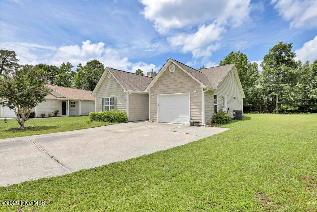 Photo of 111 Bay Tree Circle, Hampstead, NC 28443 (MLS # 100510854)