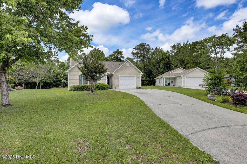 Photo of 111 Bay Tree Circle, Hampstead, NC 28443 (MLS # 100510854)