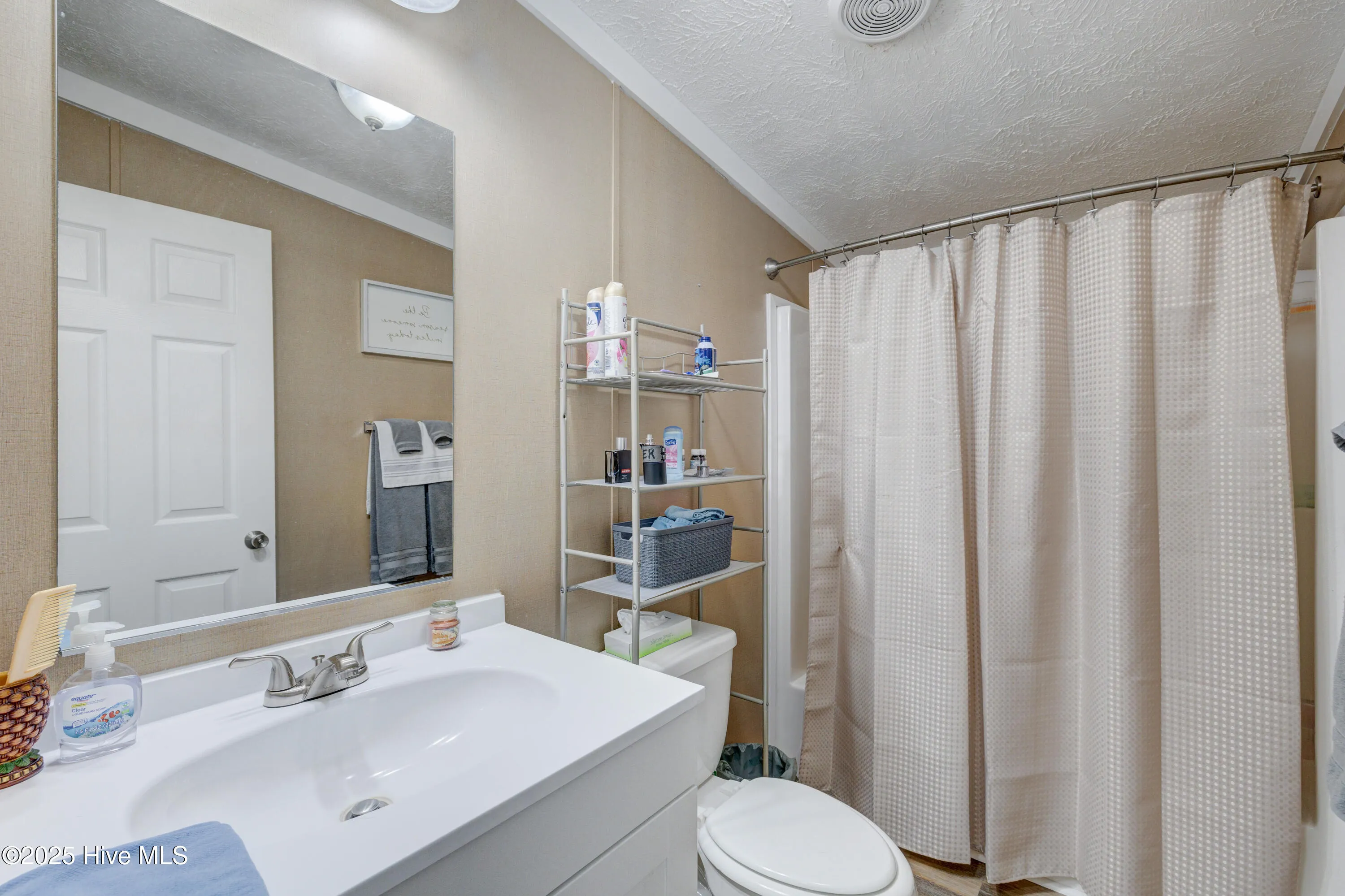 Shallotte, North Carolina 28470, United States, 3 Bedrooms Bedrooms, ,2 BathroomsBathrooms,Residential,Active,213030