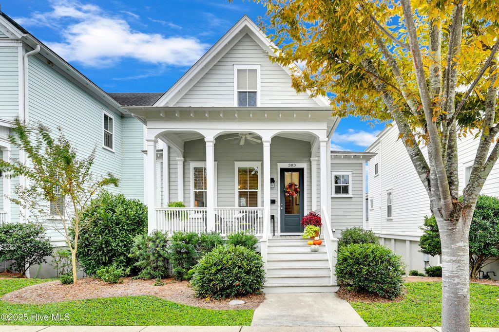 Photo of 303 E Water Street, Washington, NC 27889 (MLS # 100536806)