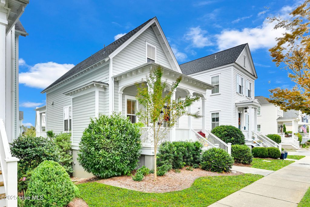 Photo of 303 E Water Street, Washington, NC 27889 (MLS # 100536806)