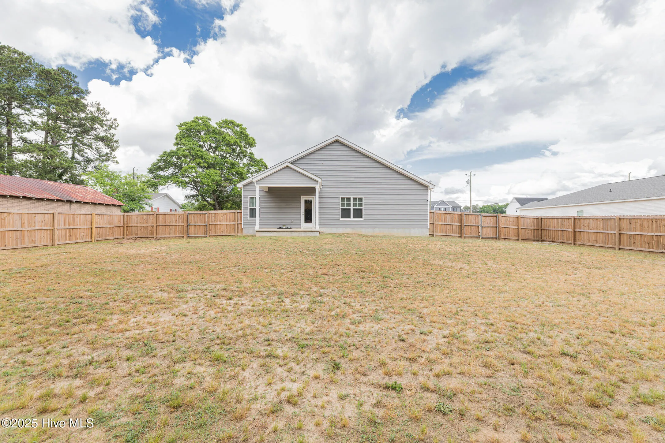 Salemburg, North Carolina 28385, United States, 4 Bedrooms Bedrooms, ,2 BathroomsBathrooms,Residential,Active,122703
