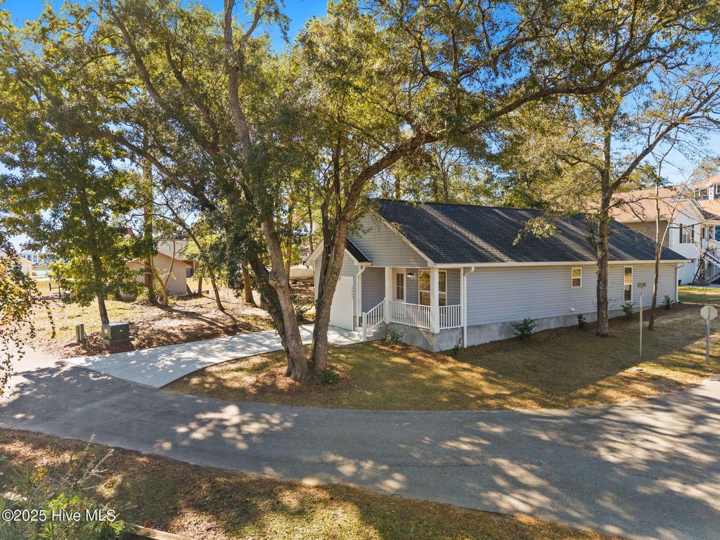 Photo of 2753 Sea Vista Drive SW, Supply, NC 28462 (MLS # 100540821)