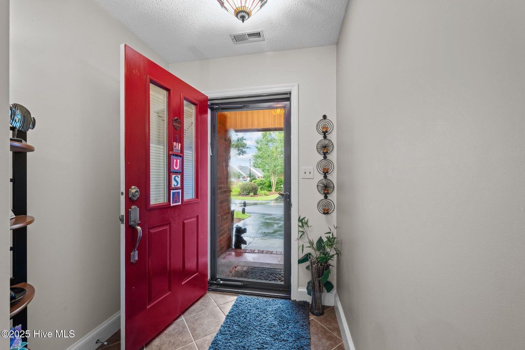 Photo of 9 Pier Pointe, New Bern, NC 28562 (MLS # 100514016)