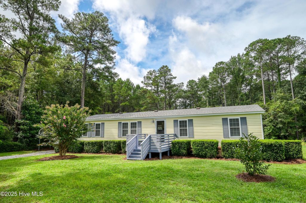 Photo of 120 S Burning Tree Drive, Hampstead, NC 28443 (MLS # 100524222)