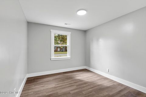 Tiny photo for 11 Glendale Road, Jacksonville, NC 28540 (MLS # 100538396)