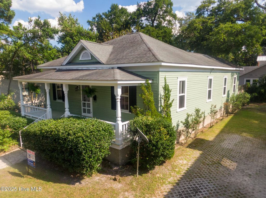 Photo of 1706 Wrightsville Avenue, Wilmington, NC 28403 (MLS # 100528129)
