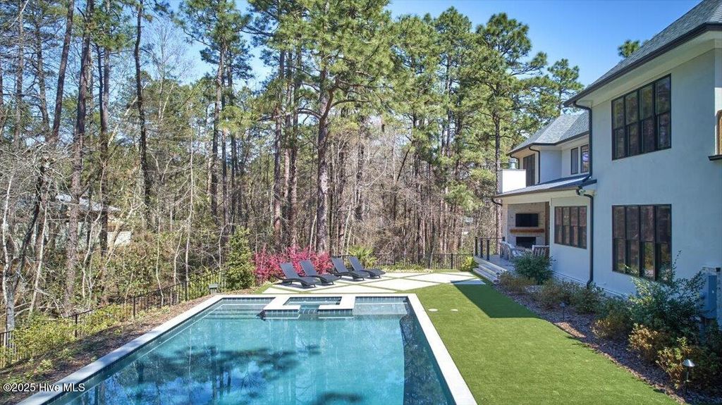 listing image 176
