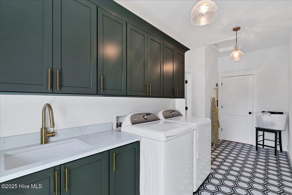 listing image 123