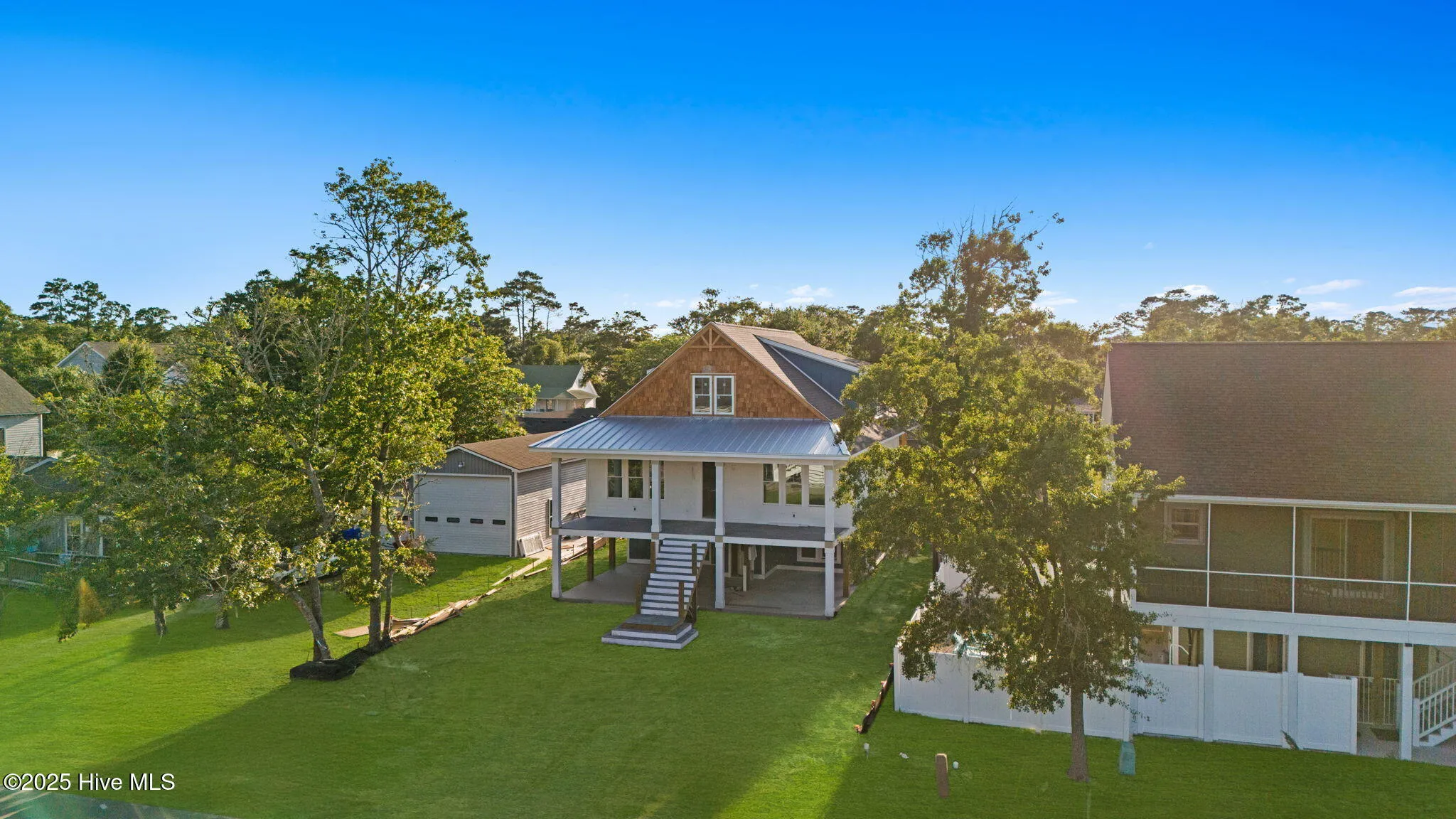Oak Island, North Carolina 28465, United States, 6 Bedrooms Bedrooms, ,4 BathroomsBathrooms,Residential,Active,183256
