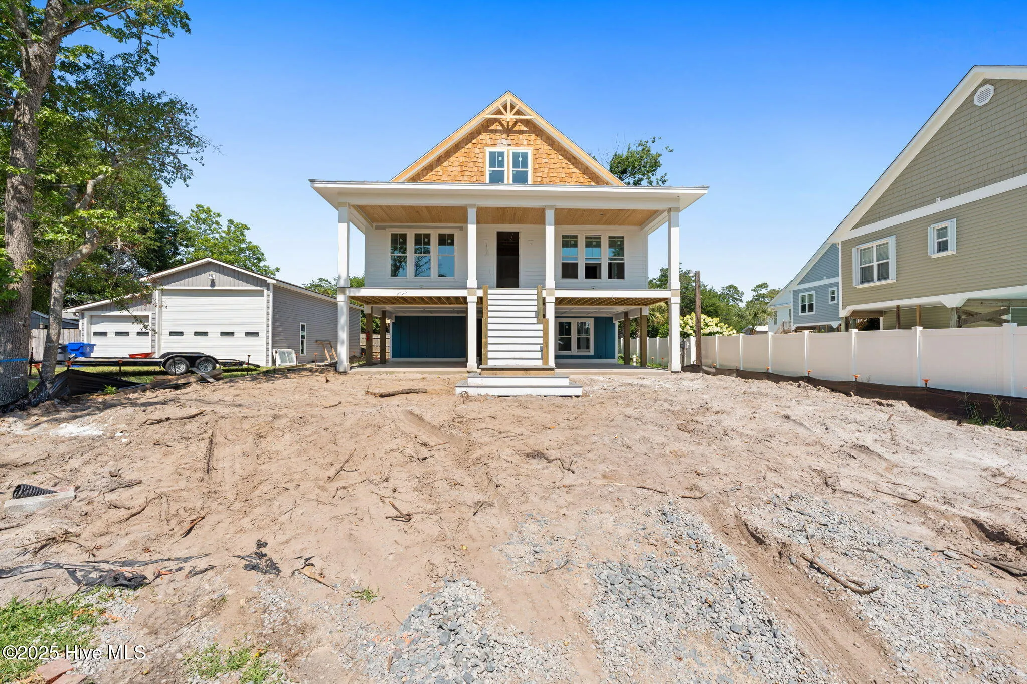 Oak Island, North Carolina 28465, United States, 6 Bedrooms Bedrooms, ,4 BathroomsBathrooms,Residential,Active,183256