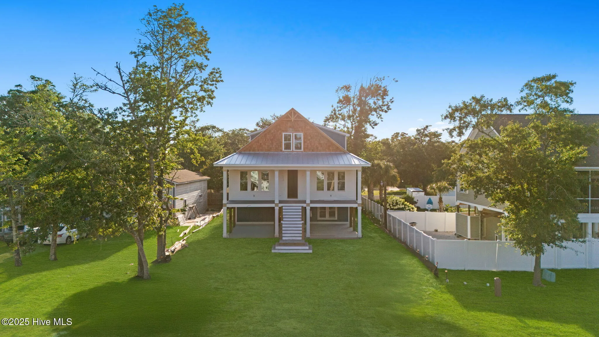 Oak Island, North Carolina 28465, United States, 6 Bedrooms Bedrooms, ,4 BathroomsBathrooms,Residential,Active,183256