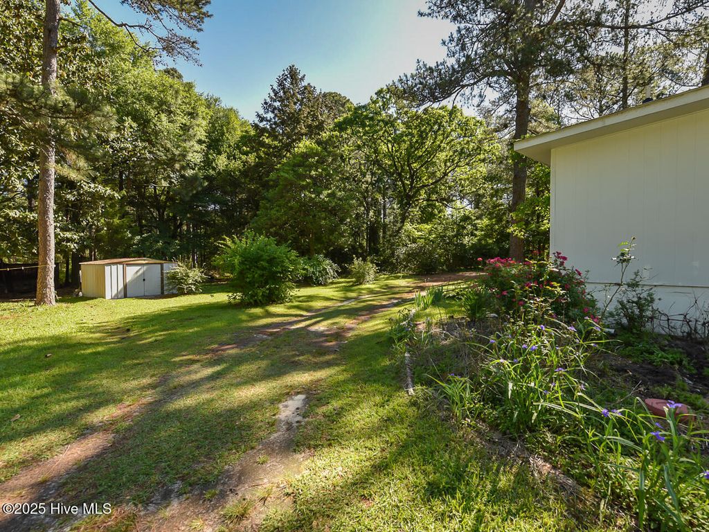 Photo of 224 Foxfire Road, Aberdeen, NC 28315 (MLS # 100536197)