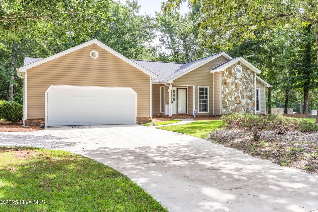 Photo of 439 Candlewood Drive, Jacksonville, NC 28540 (MLS # 100503484)