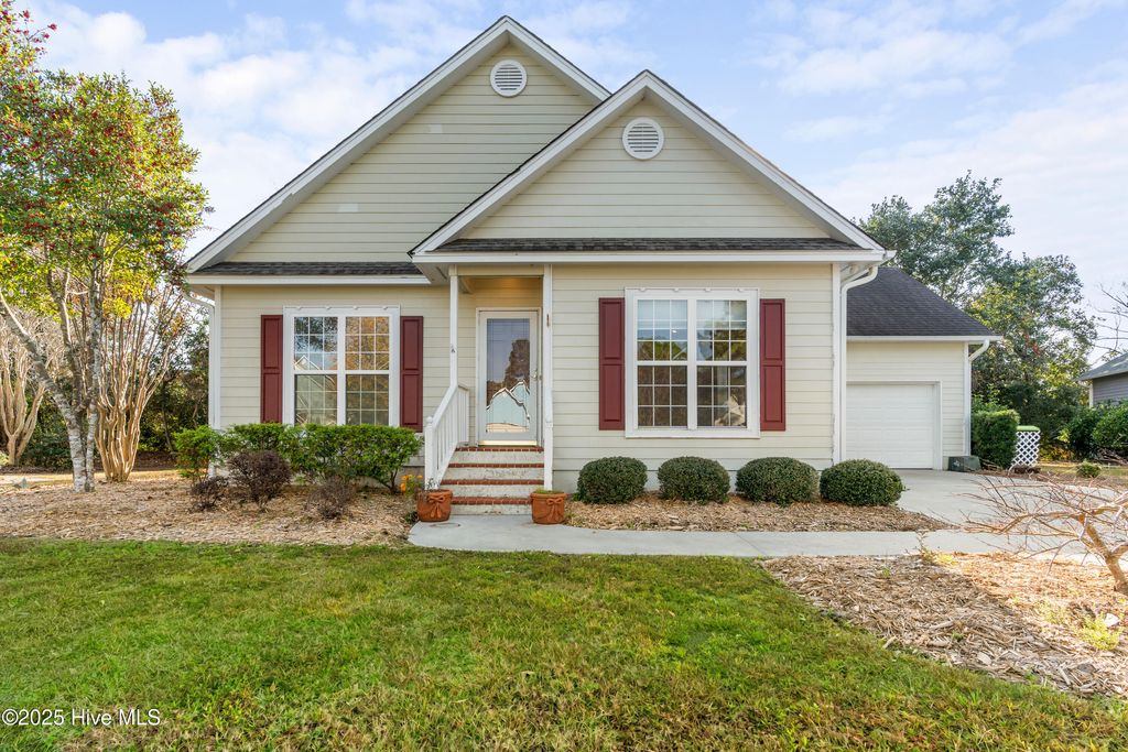 Photo of 4139 Preston Place SE, Southport, NC 28461 (MLS # 100543647)
