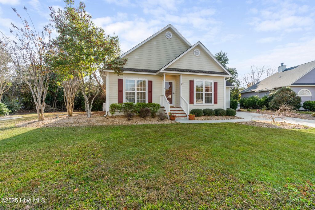 Photo of 4139 Preston Place SE, Southport, NC 28461 (MLS # 100543647)