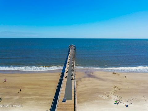 A home in Oak Island