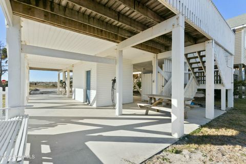 A home in Oak Island