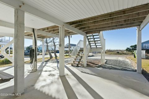 A home in Oak Island