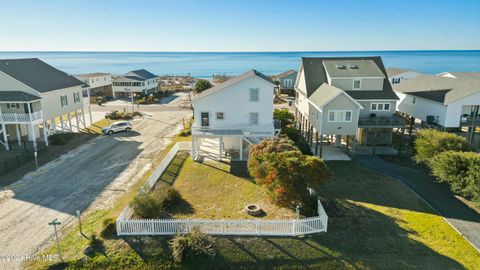 A home in Oak Island