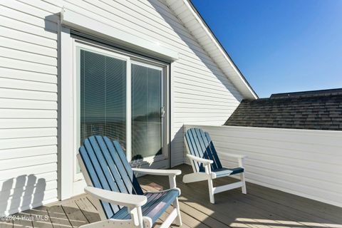 A home in Oak Island