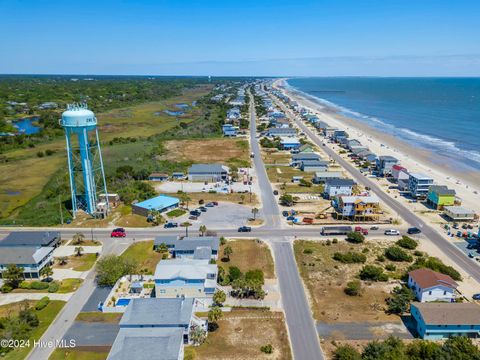 A home in Oak Island