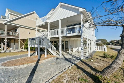 A home in Oak Island