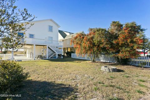 A home in Oak Island