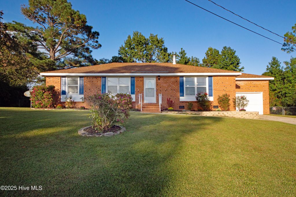 Photo of 316 Birch Court, Jacksonville, NC 28540 (MLS # 100533296)