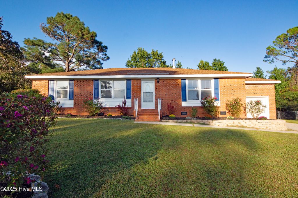 Photo of 316 Birch Court, Jacksonville, NC 28540 (MLS # 100533296)