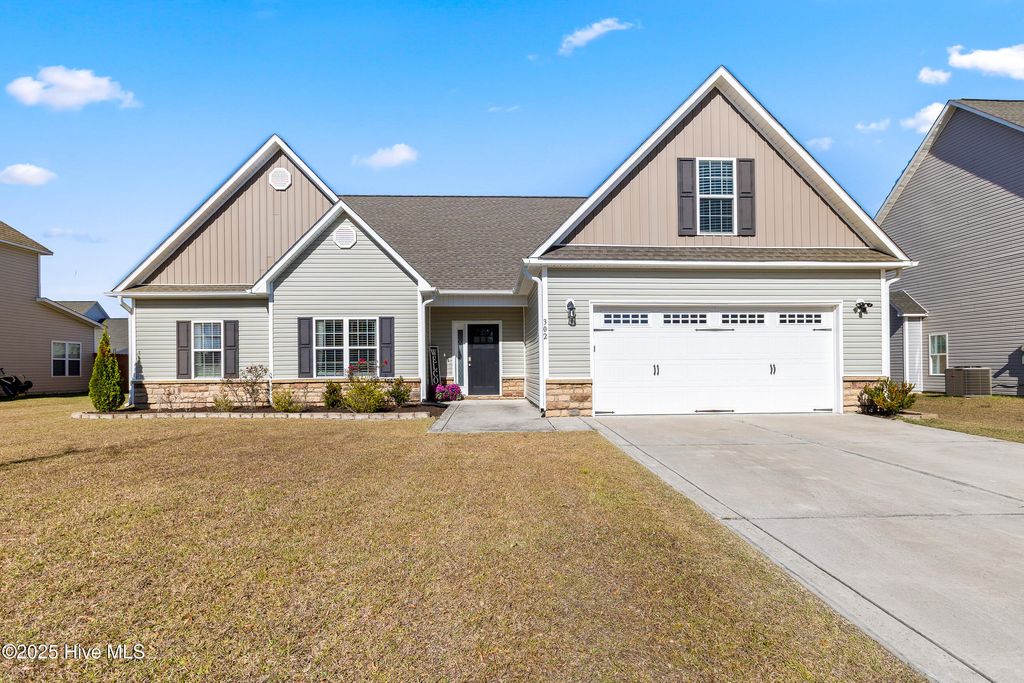 Photo of 302 Crossroads Store Drive, Jacksonville, NC 28546 (MLS # 100541822)