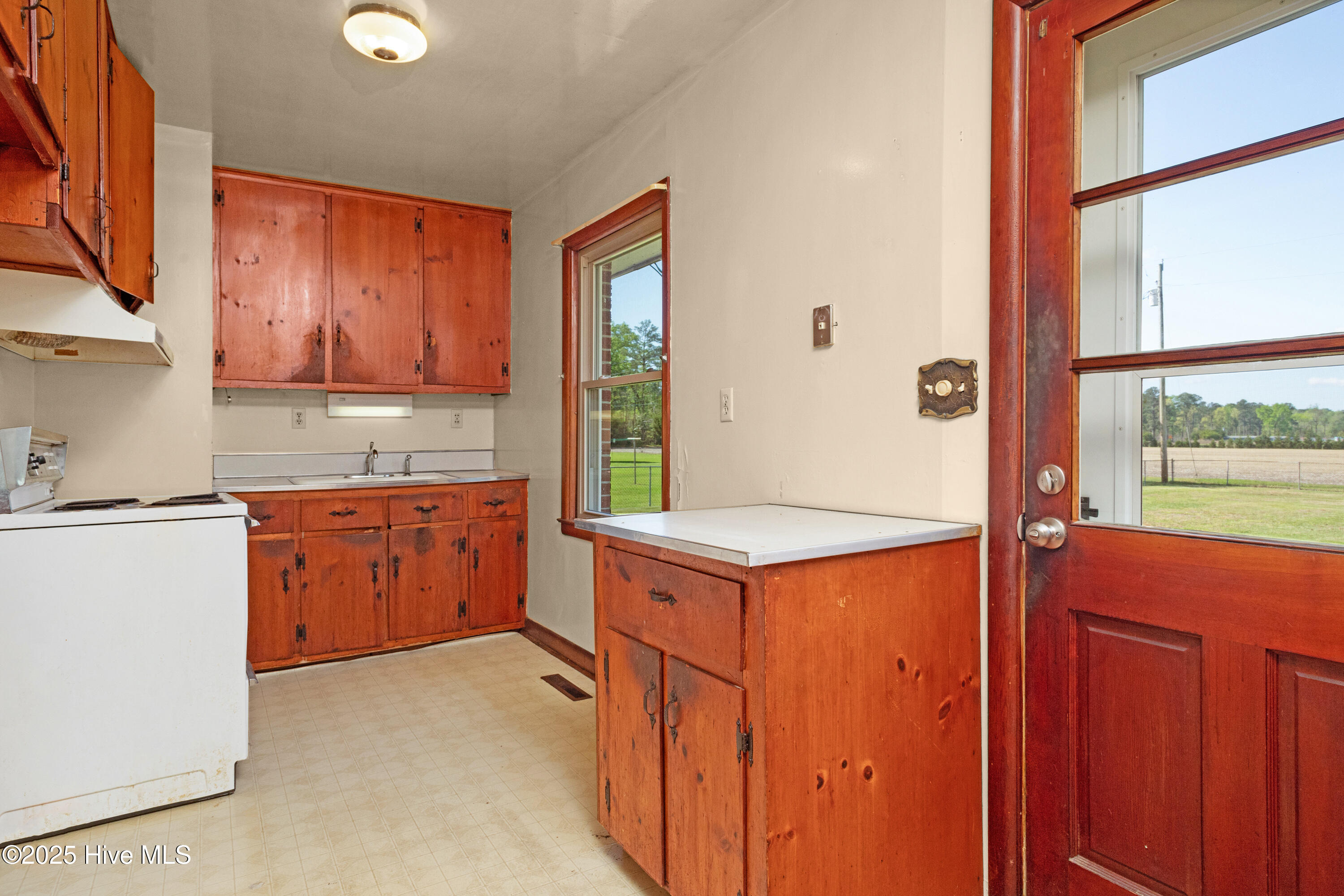 921 Greenfield Heights Boulevard