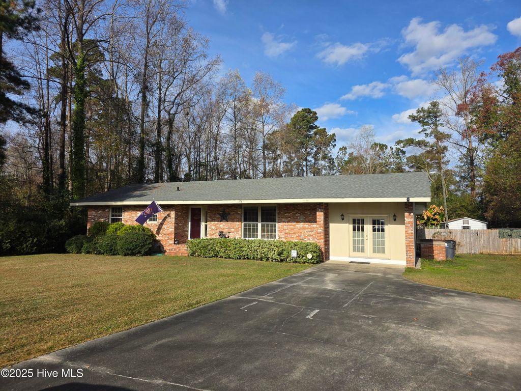 Photo of 88 Country Club Road, Whiteville, NC 28472 (MLS # 100542999)