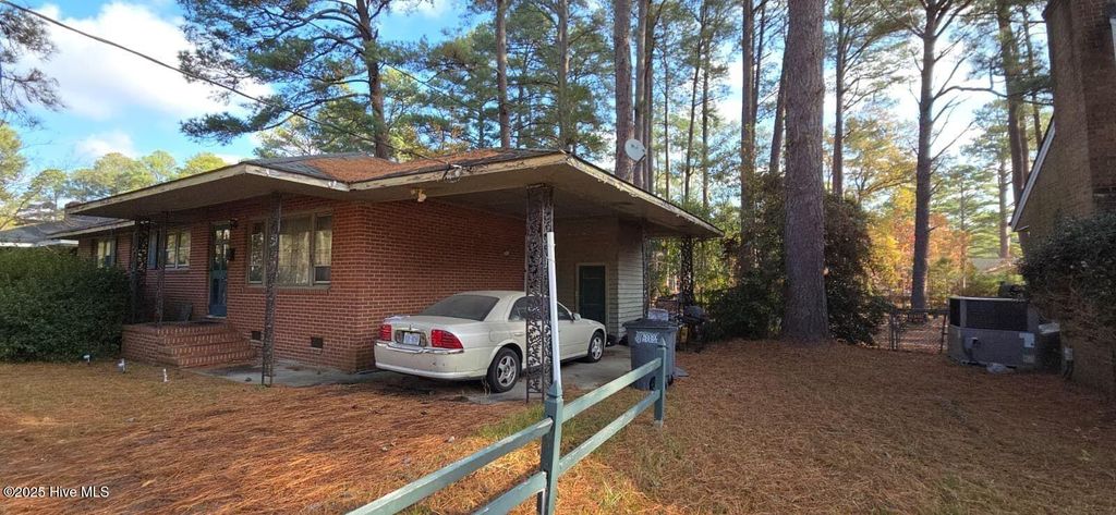 Photo of 321 N Glendale Drive, Rocky Mount, NC 27801 (MLS # 100542944)